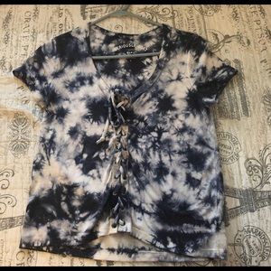 laced up tie dye tee